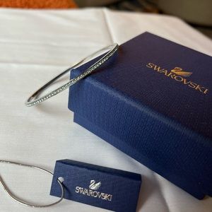 Swarovski aqua blue crystal bangle